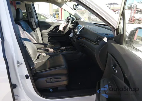 2017 Honda Pilot Touring z USA, uszkodzony, nr VIN 5FNYF6H97HB089389